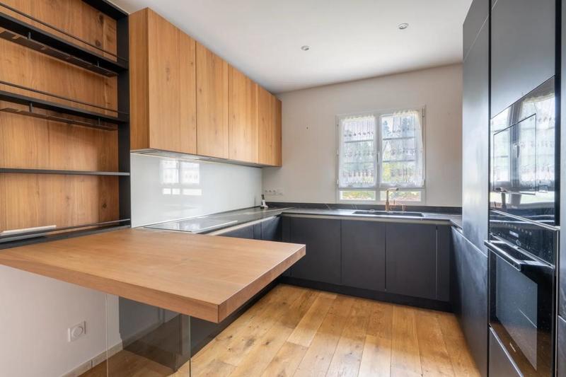 Maison - 143 m² - 6 pièces