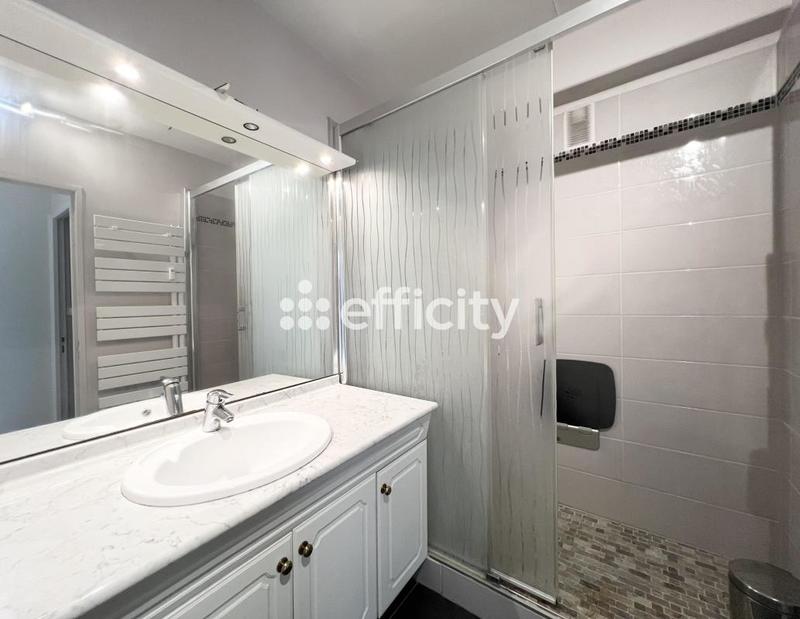 Appartement - 80 m² - 4 pièces