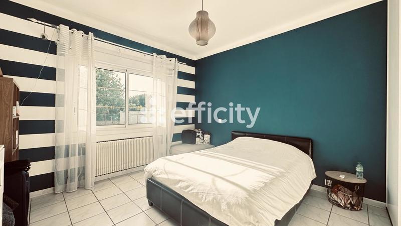 Maison - 215 m² - 7 pièces