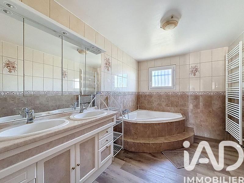 Maison - 194 m² - 7 pièces