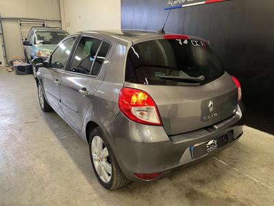 Renault Clio III 1.6 i 110 cv Boîte auto / Exception