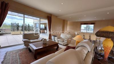 Penthouse - 160 m² - 4 pièces