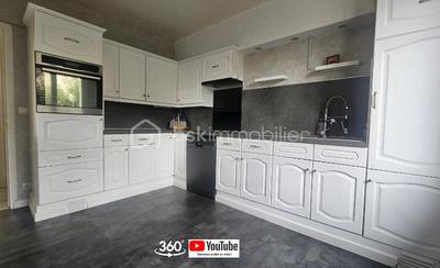 Maison traditionnelle - 171 m² - 7 pièces