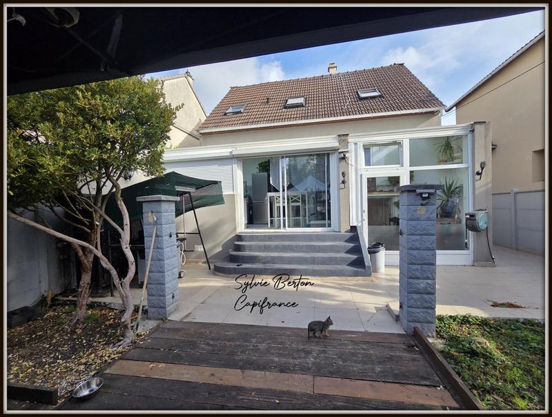 Maison - 99 m² - 6 pièces