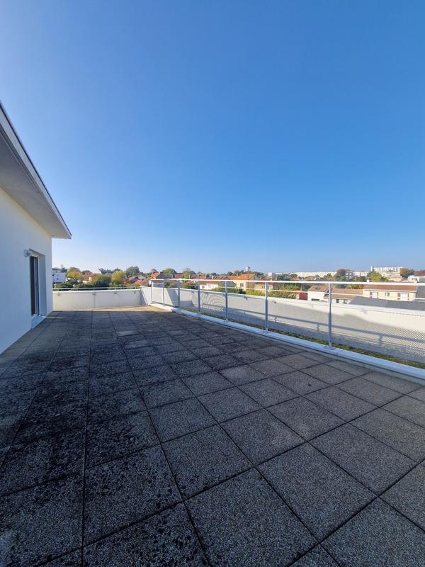 Appartement - 120 m² - 5 pièces