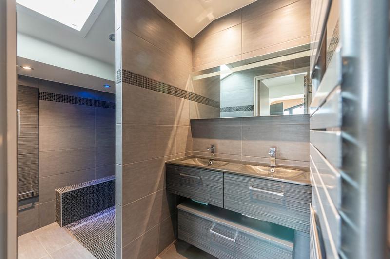 Appartement - 93 m² - 5 pièces