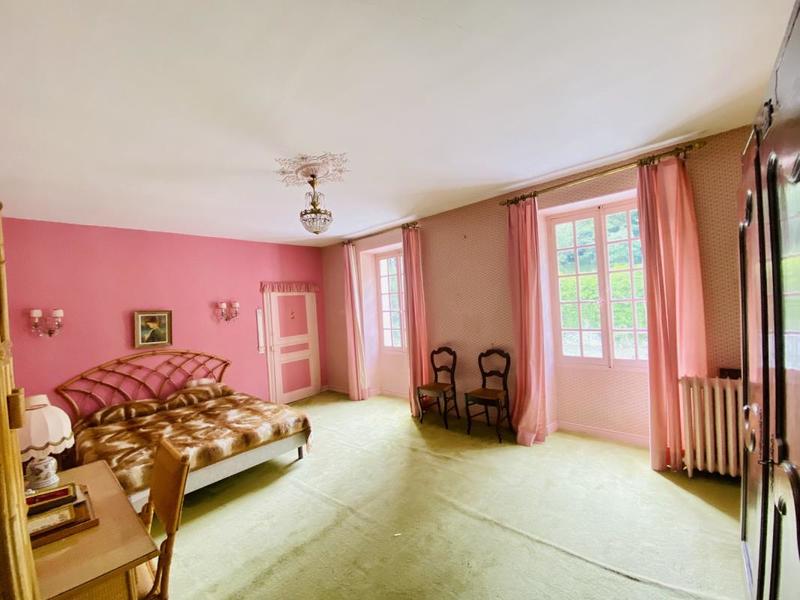 Maison - 400 m² - 11 pièces