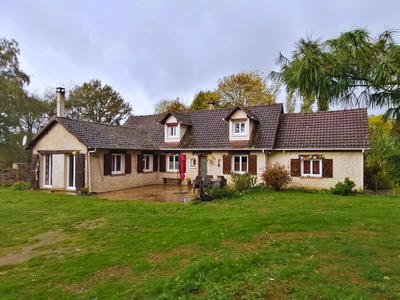 Maison traditionnelle - 112 m² - 6 pièces