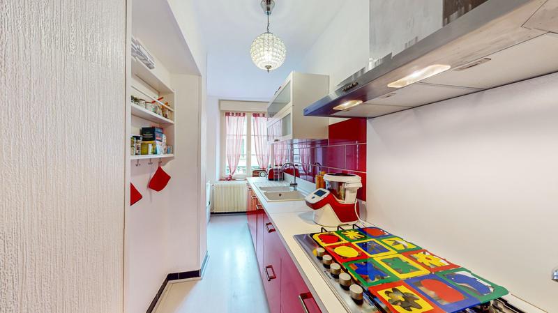 Maison - 206 m² - 9 pièces