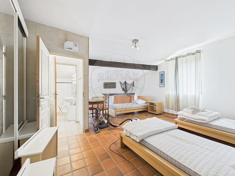 Maison - 295 m² - 6 pièces