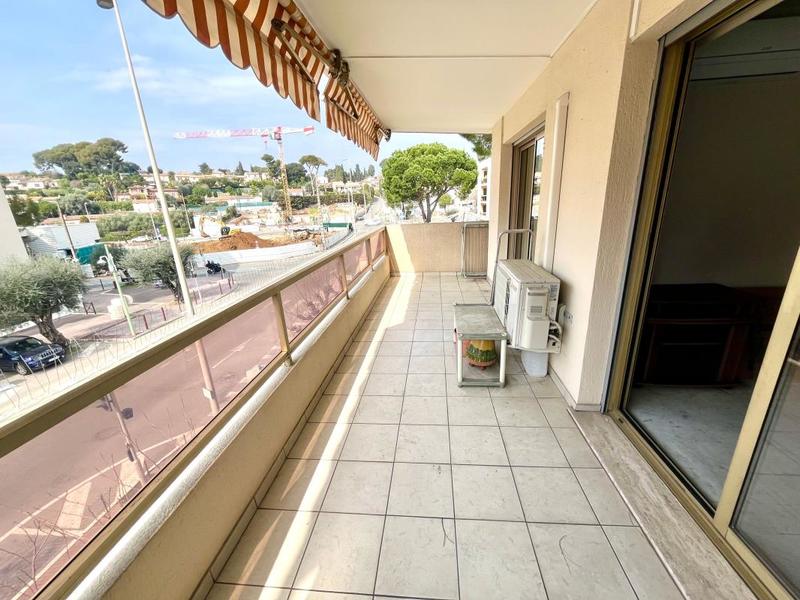 Appartement - 75 m² - 3 pièces