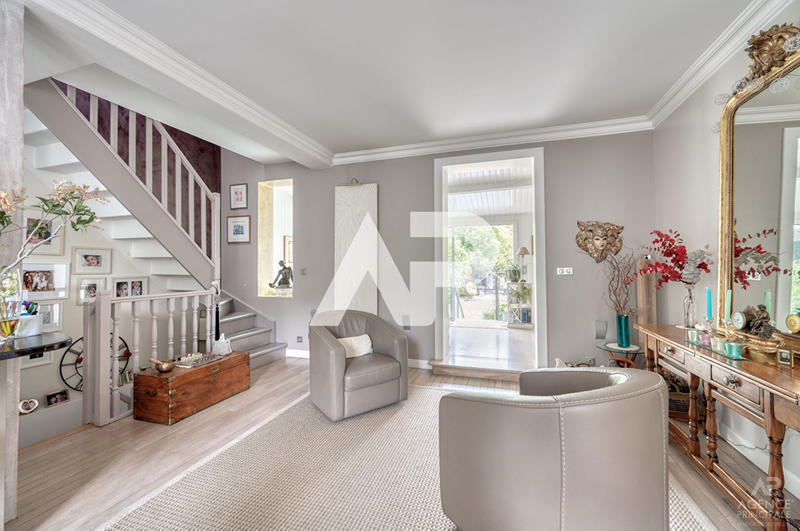 Maison - 170 m² - 6 pièces