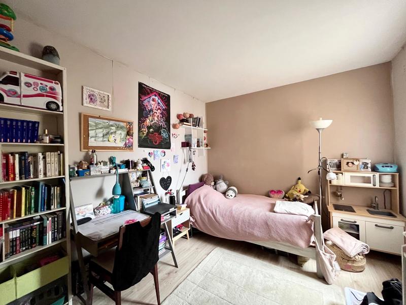 Appartement - 99 m² - 6 pièces