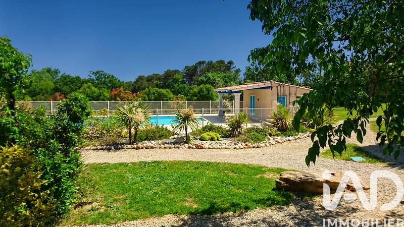 Maison - 440 m² - 28 pièces