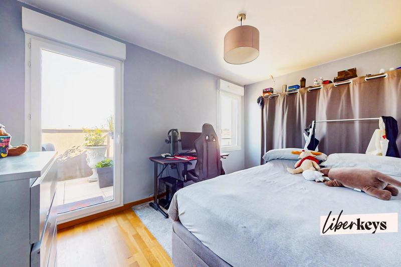 Appartement - 90 m² - 4 pièces