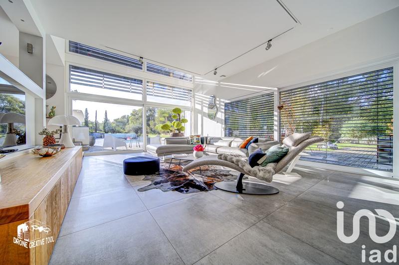 Maison - 340 m² - 8 pièces