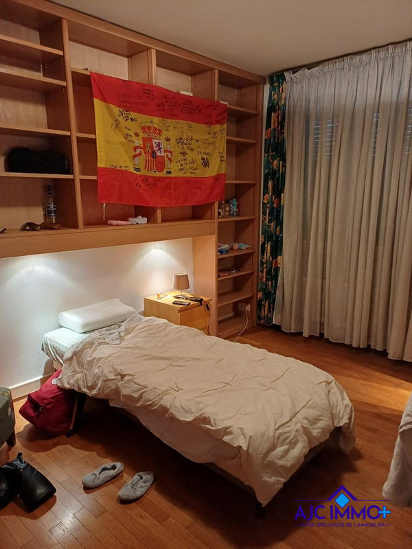 Appartement - 125 m² - 5 pièces