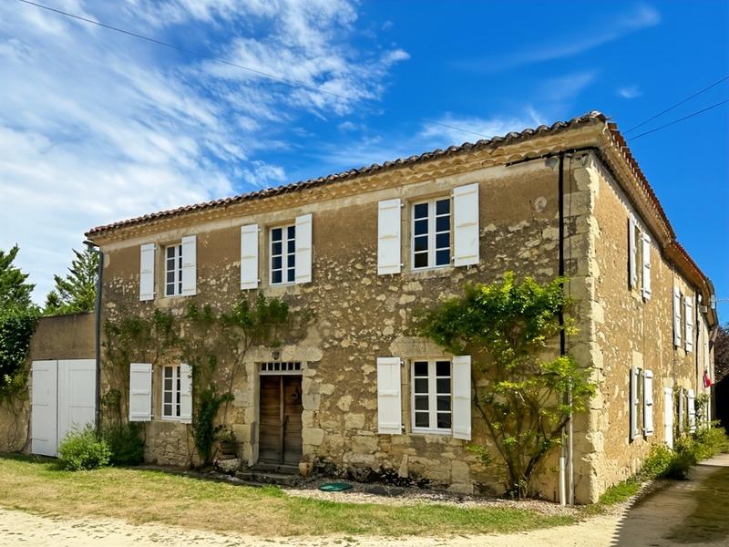 Maison - 227 m² - 6 pièces