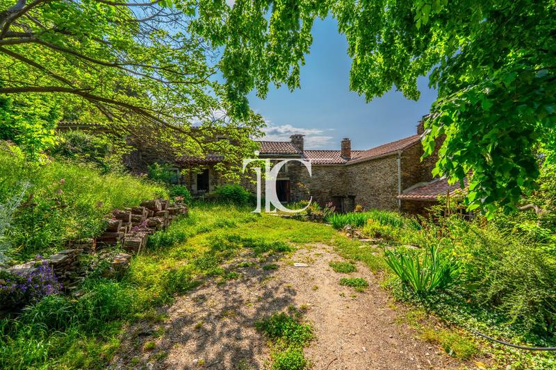 Maison - 205 m² - 8 pièces