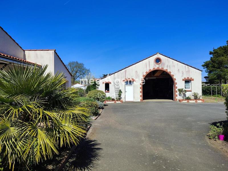 Maison traditionnelle - 167 m² - 8 pièces