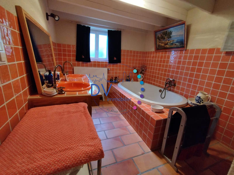 Maison - 230 m² - 7 pièces