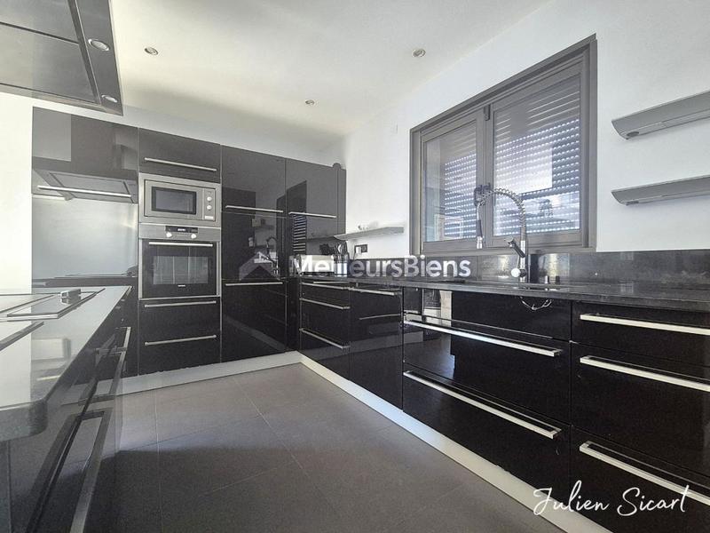 Villa - 155 m² - 5 pièces