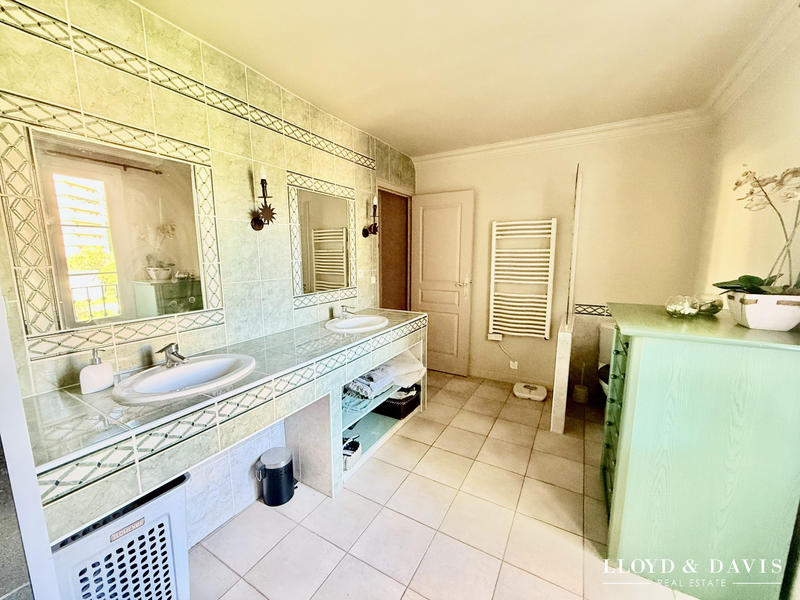 Maison - 168 m² - 7 pièces