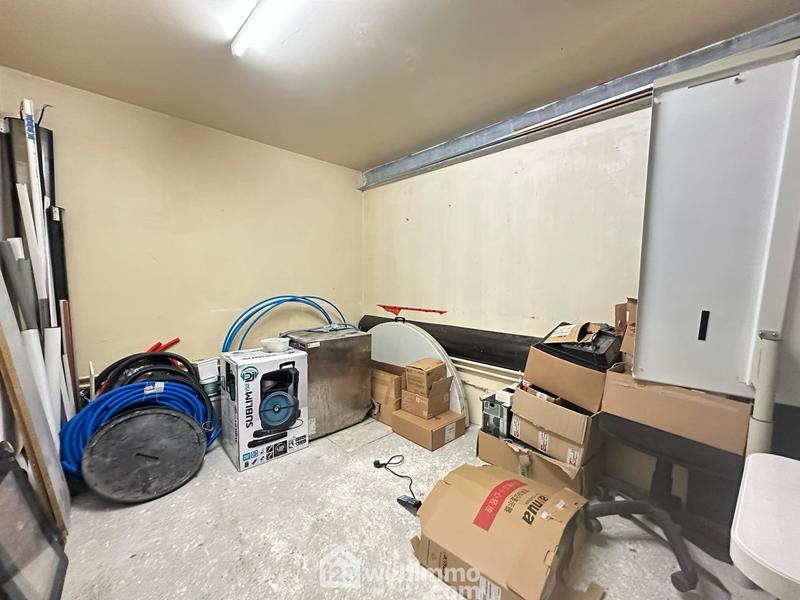 Local commercial - 372 m² - 8 pièces