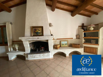 Maison traditionnelle - 231 m² - 9 pièces