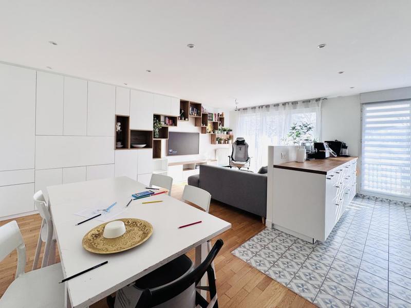 Appartement - 85 m² - 4 pièces