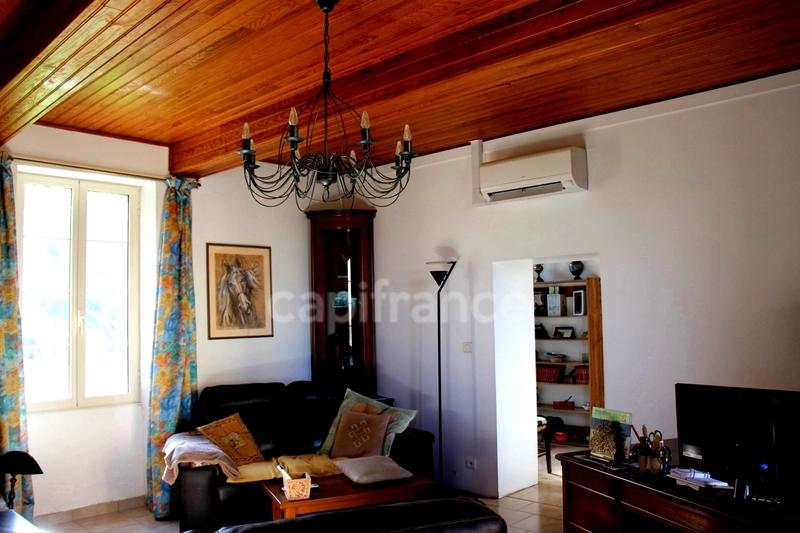 Propriété - 205 m² - 6 pièces