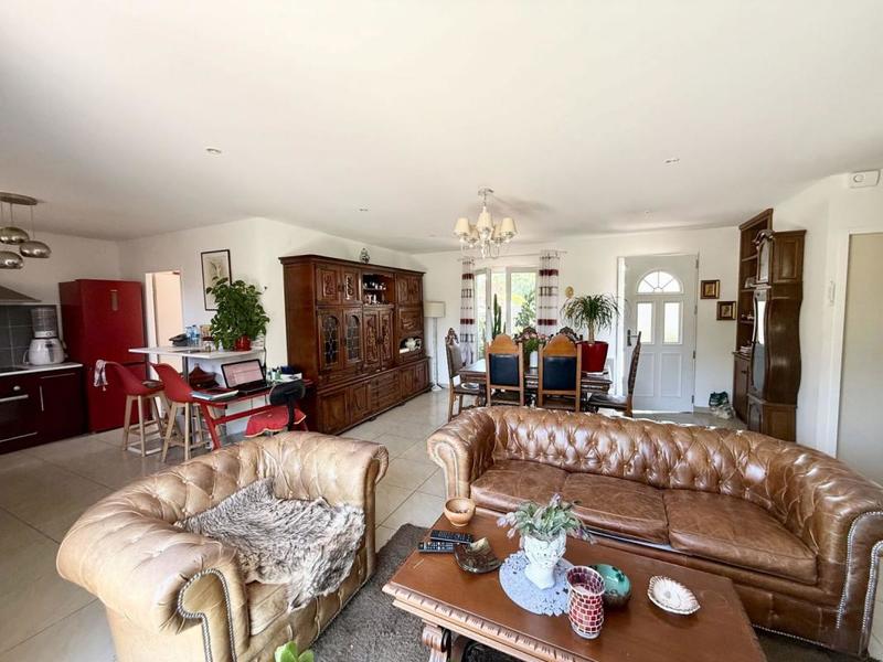 Maison - 96 m² - 5 pièces