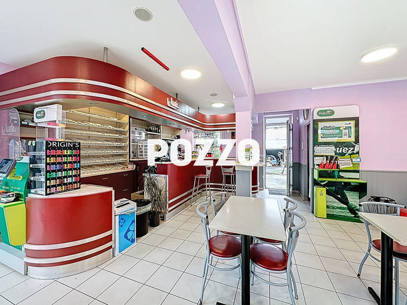 Local commercial - 155 m² - 7 pièces