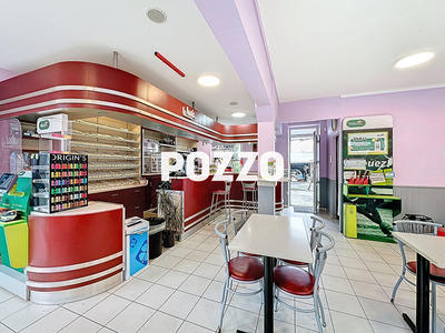 Local commercial - 155 m² - 7 pièces