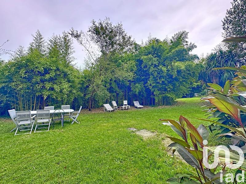 Maison - 313 m² - 15 pièces