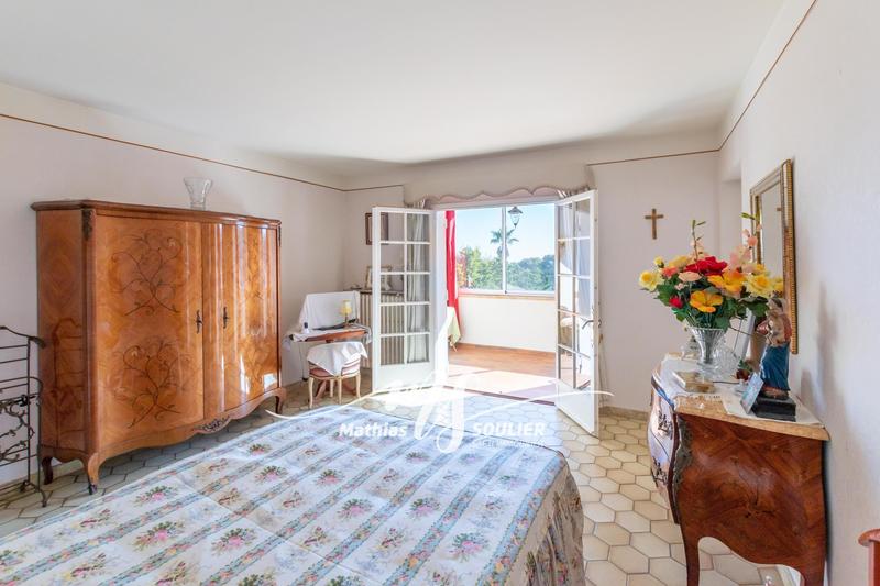 Maison - 180 m² - 6 pièces