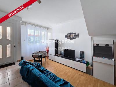 Maison - 182 m² - 9 pièces