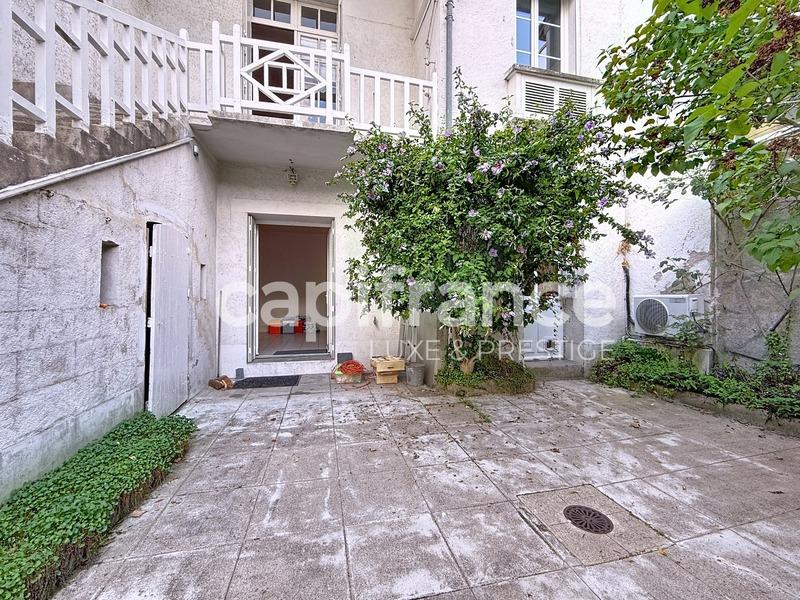 Maison de ville - 181 m² - 9 pièces