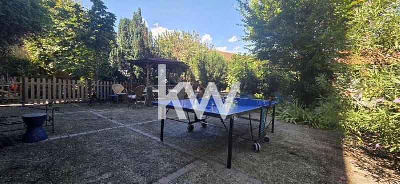 Maison - 280 m² - 11 pièces