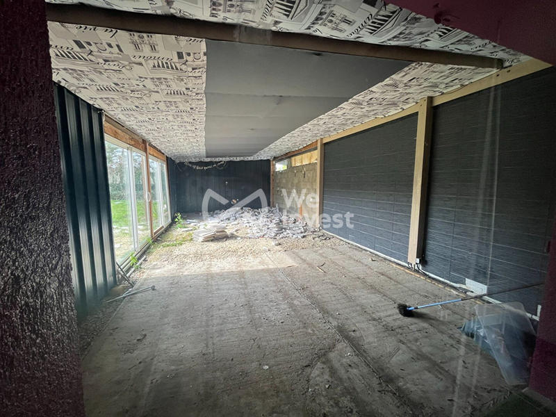 Local commercial - 90 m² - 3 pièces