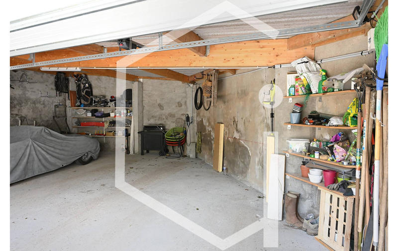 Maison - 270 m² - 14 pièces