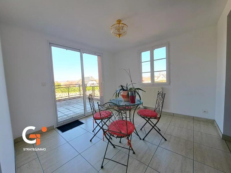 Maison - 240 m² - 8 pièces