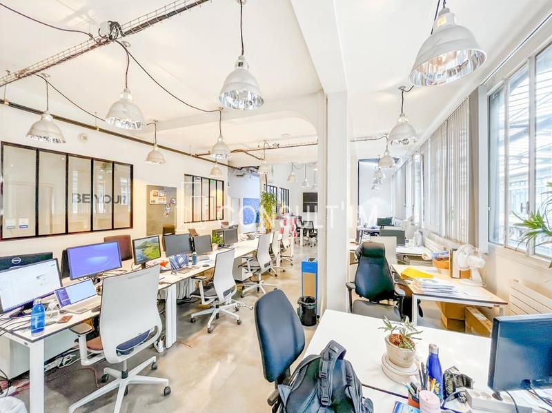 Bureau - 867 m²