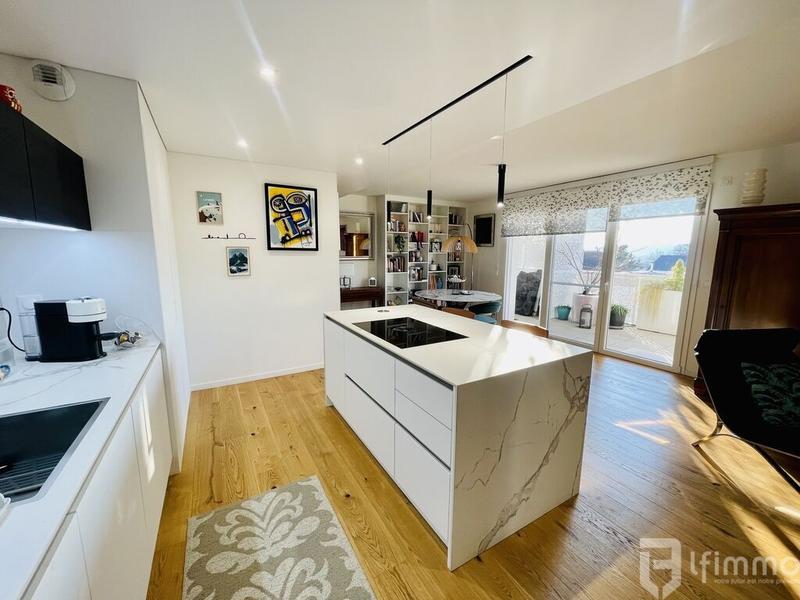 Appartement - 100 m² - 5 pièces