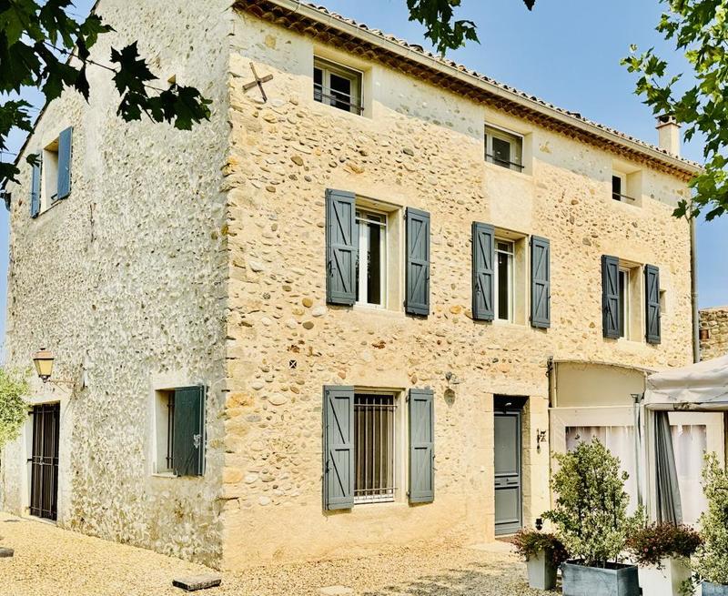 Mas - 225 m² - 5 pièces