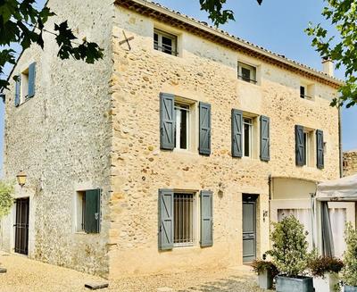 Mas - 225 m² - 5 pièces