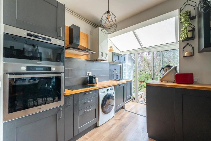 Appartement - 100 m² - 6 pièces