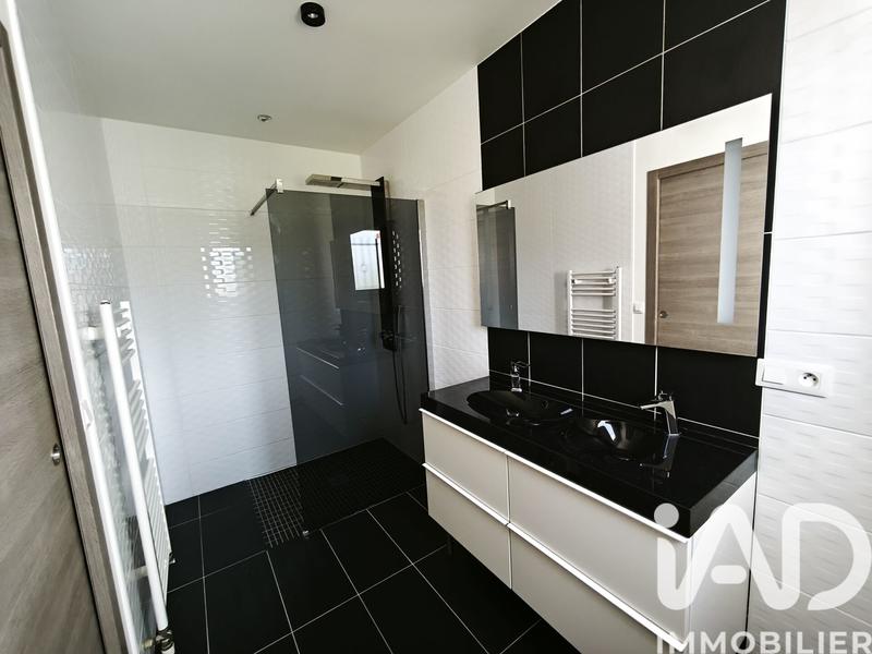 Maison - 223 m² - 7 pièces