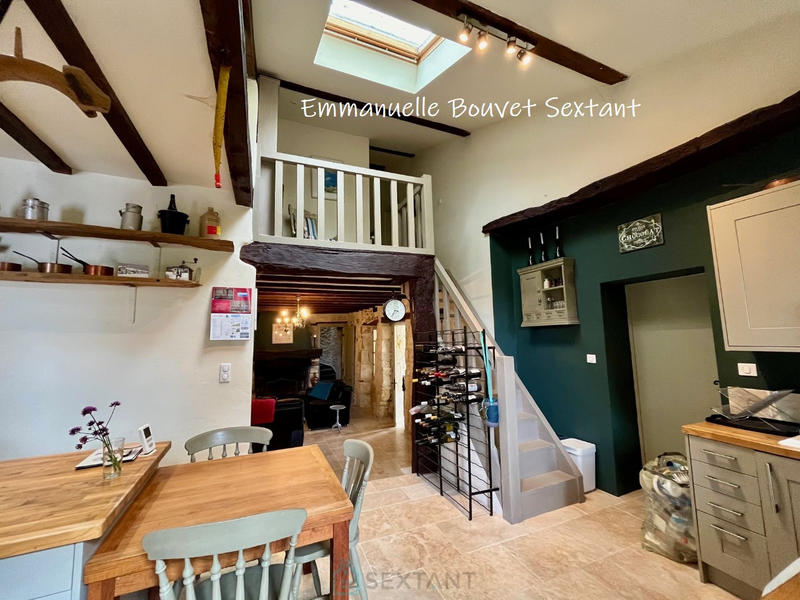 Maison - 234 m² - 8 pièces