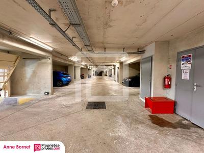 Parking / Garage - 16 m²